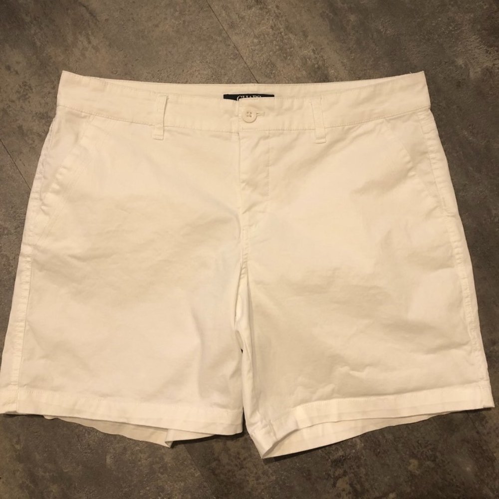 Chaps White walking shorts